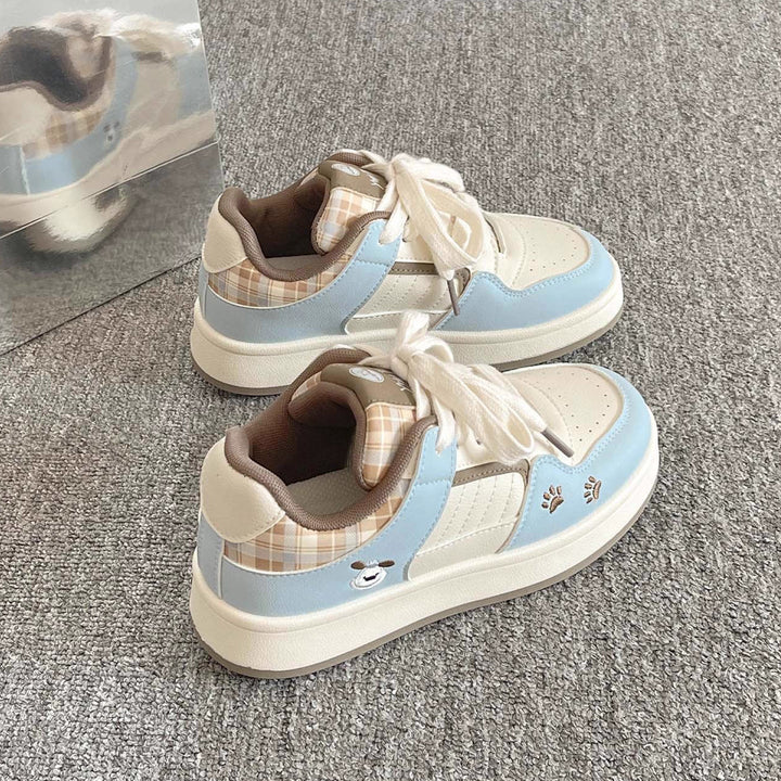 Women's sneakers in playful design with decorative bear motifs and comfortable sole Mune Fashion