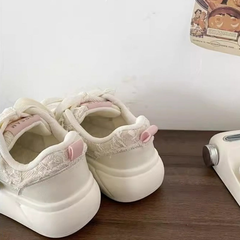Women's Comfortable Sneakers with Fashionable Details and Soft Lining Mune Fashion