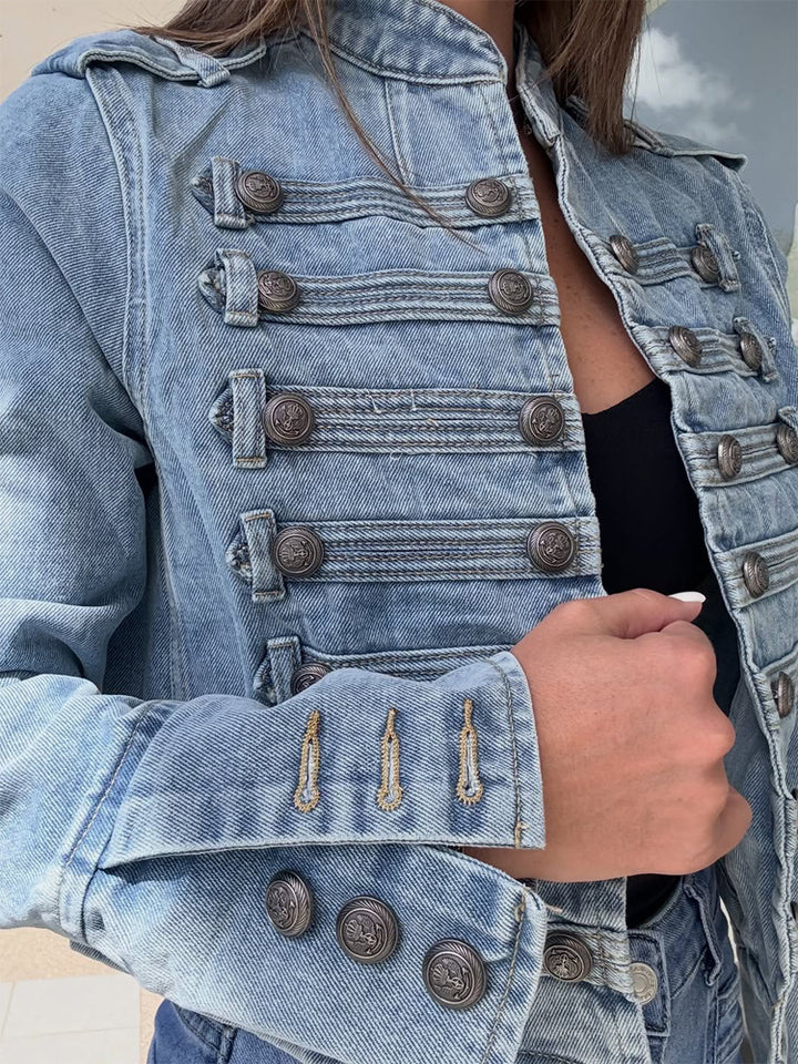 Women's short-cut denim jacket in military-inspired style with decorative button plackets Mune Fashion