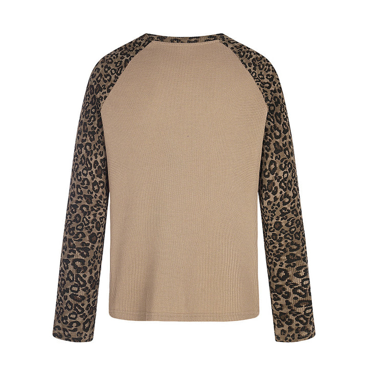Women's raglan long sleeve shirt with leopard print sleeves and abstract graphic print Mune Fashion