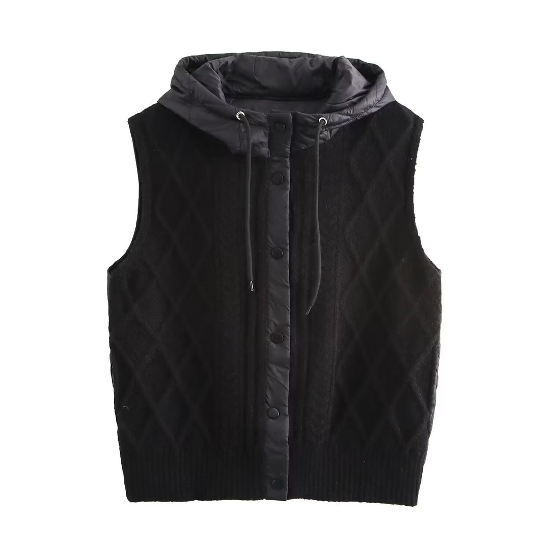 Women's sleeveless knitted vest with quilted hood and snap button placket Mune Fashion