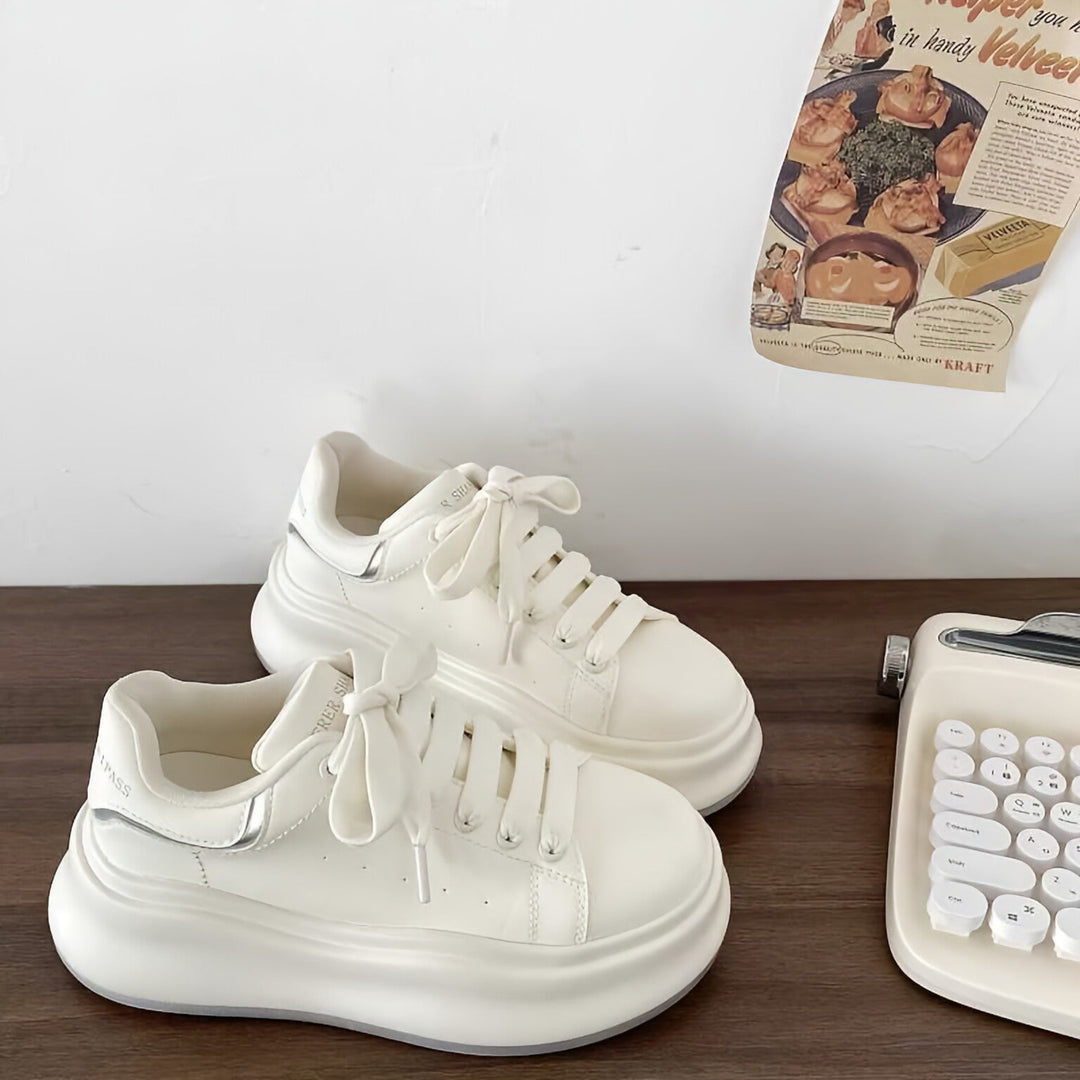Women Trendy Platform Sneakers with Elegant Details Mune Fashion