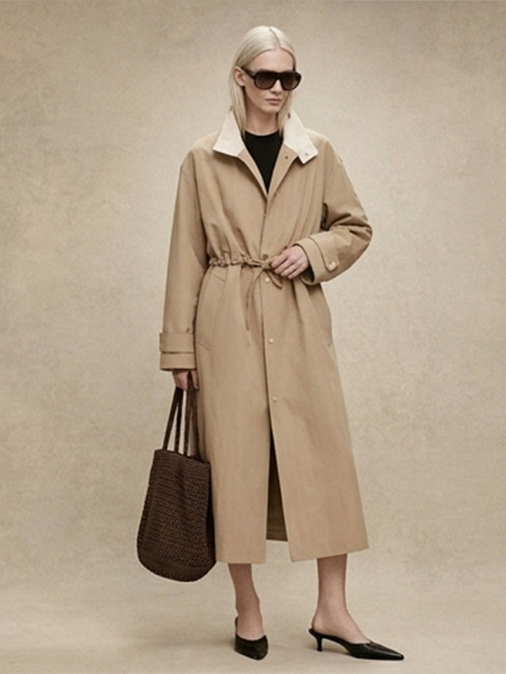 Women Tailored Coat in Trenchcoat Style with Drawstring Waist and Contrast Collar Mune Fashion