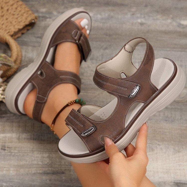 Women's comfort sandals with thick tread sole and adjustable hook and loop straps Mune Fashion