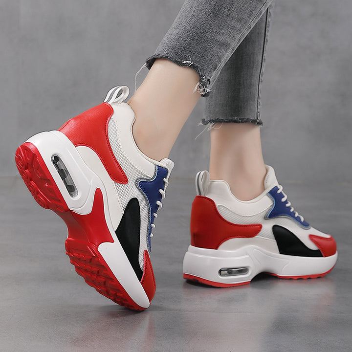 Women's nan dynamic retro sneaker with visible heel cushioning, textured mesh upper and pull tab Mune Fashion