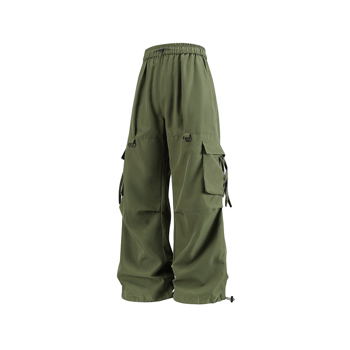 Men's Loose Cargo Pants with Drawstring Waistband, D-Ring Details and Adjustable Hem Drune