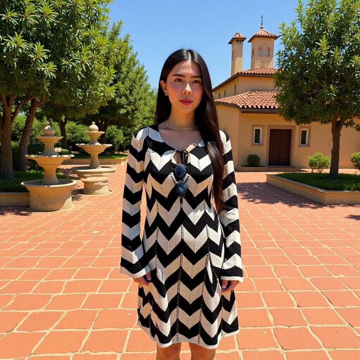 Women's knit maxi dress with zigzag pattern, v-back and trumpet sleeves Mune Fashion