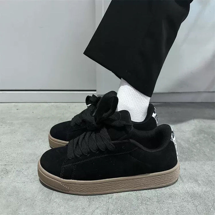 Women's sneaker made of soft suede with non-slip sole Mune Fashion
