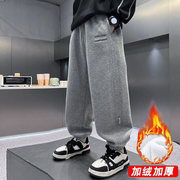 Unisex casual joggers with practical side pockets Mune Fashion