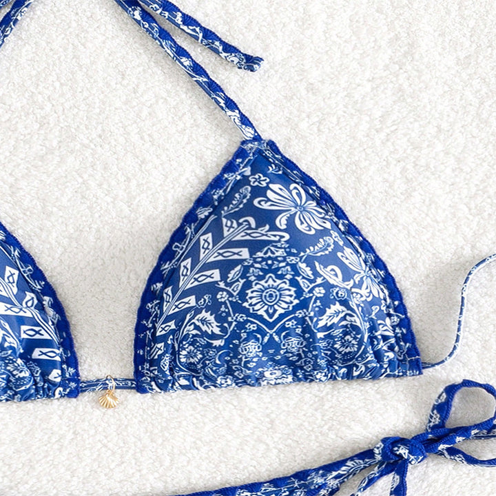 Women Triangle Bikini Set with Playful Tie Design Mune Fashion