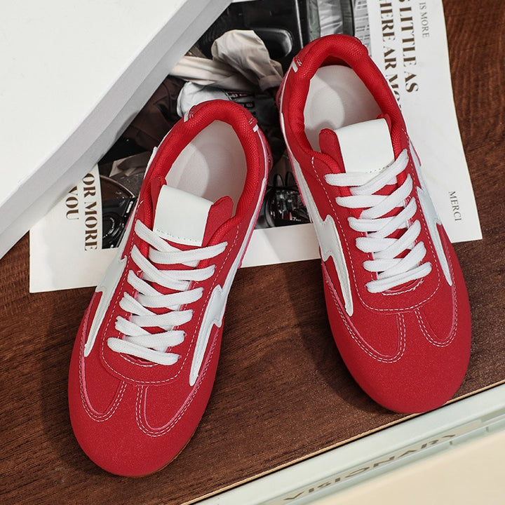 Women's lightweight retro skate sneakers with quilted sidewall, padded ankle collar, and non-slip rubber outsole Mune Fashion