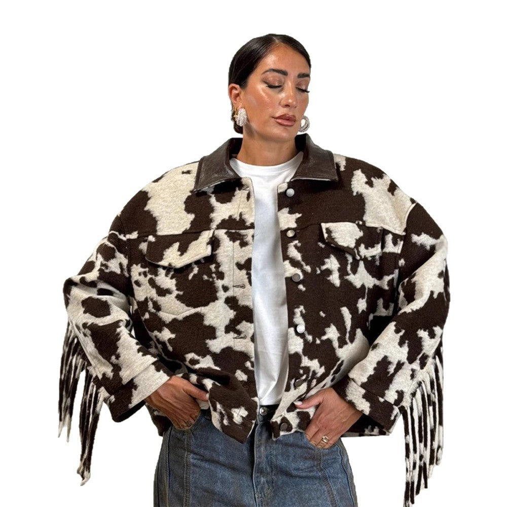 Ladies short jacket in cow print with fringes, faux fur look and leather collar Mune Fashion