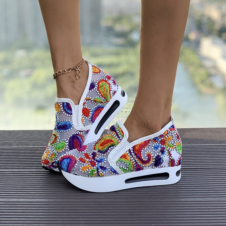 Damen Slip-On Keil-Sneaker mit besticktem Canvas-Obermaterial und luftgepolsterter Plateau-Sohle Mune Fashion