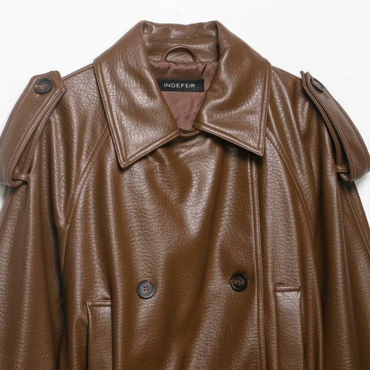 Women's Short Trench Cape made of Faux Leather with Ties and Shoulder Patches Mune Fashion