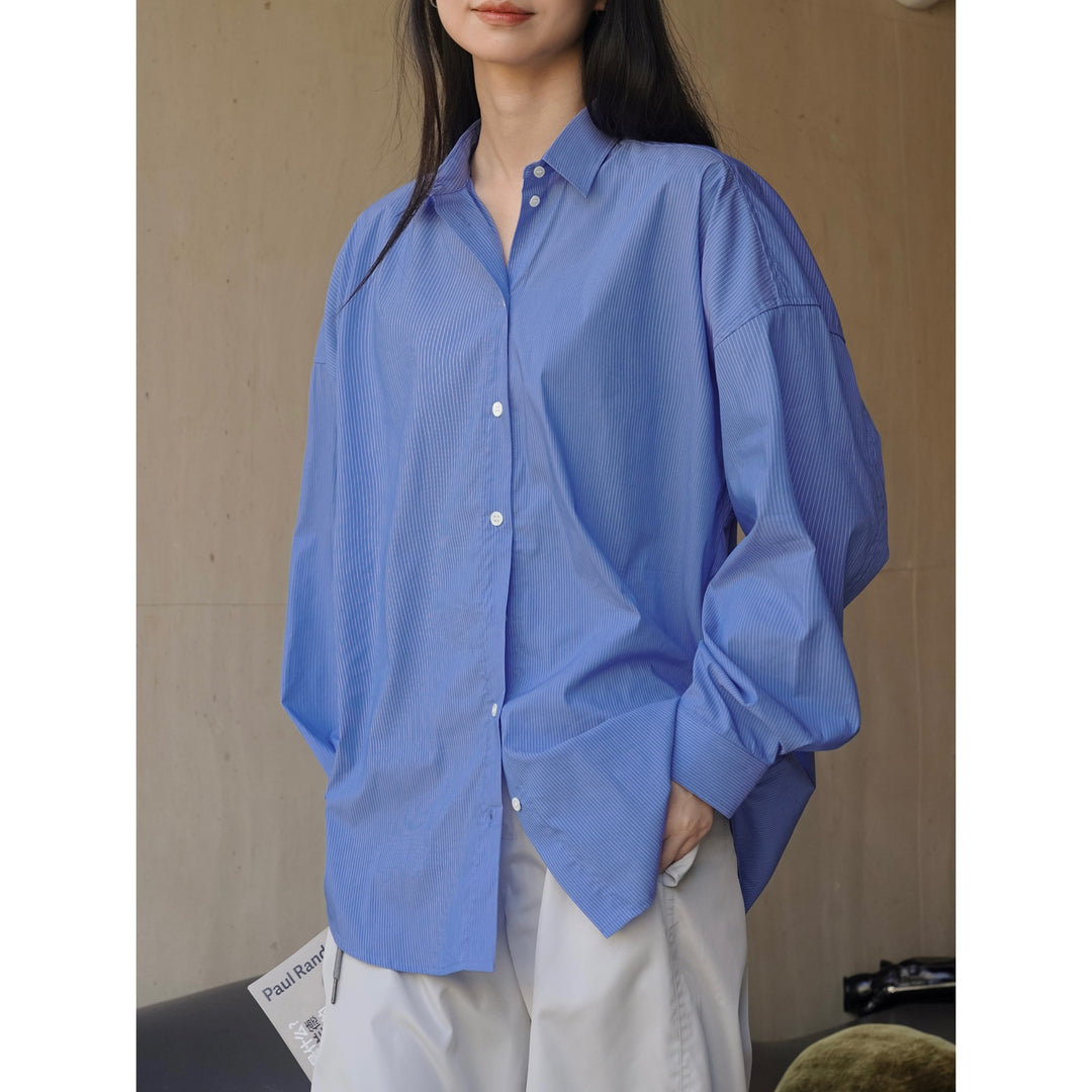 Women's Oversized Shirt made of Cotton Poplin with fine Pinstripes and Extended Hem Mune Fashion