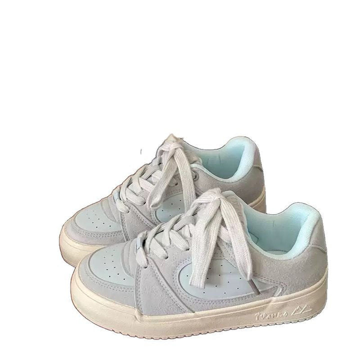 Women's sneakers in modern minimalist design with breathable surfaces and padded insole Mune Fashion