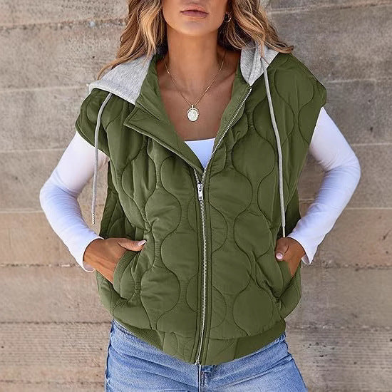 Women's quilted vest with hood, tailored fit and zipper Mune Fashion