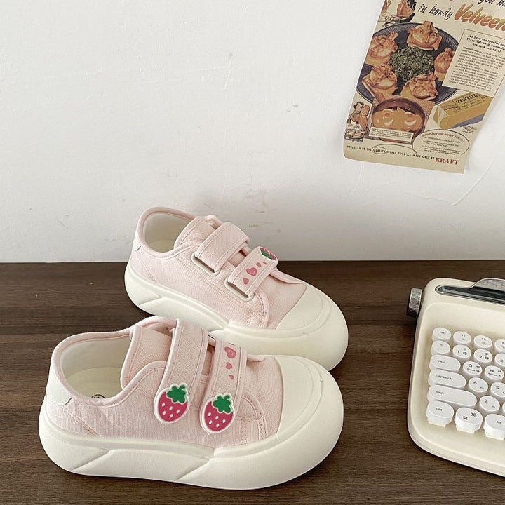 Women's sneakers with colored button details and flexible design Mune Fashion