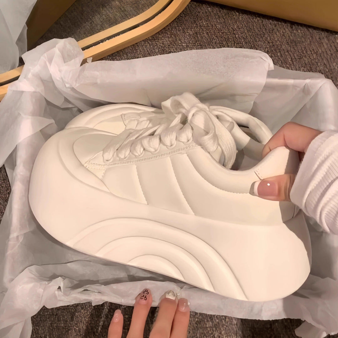 Women's sneaker with innovative cushioning sole and stylish details Mune Fashion