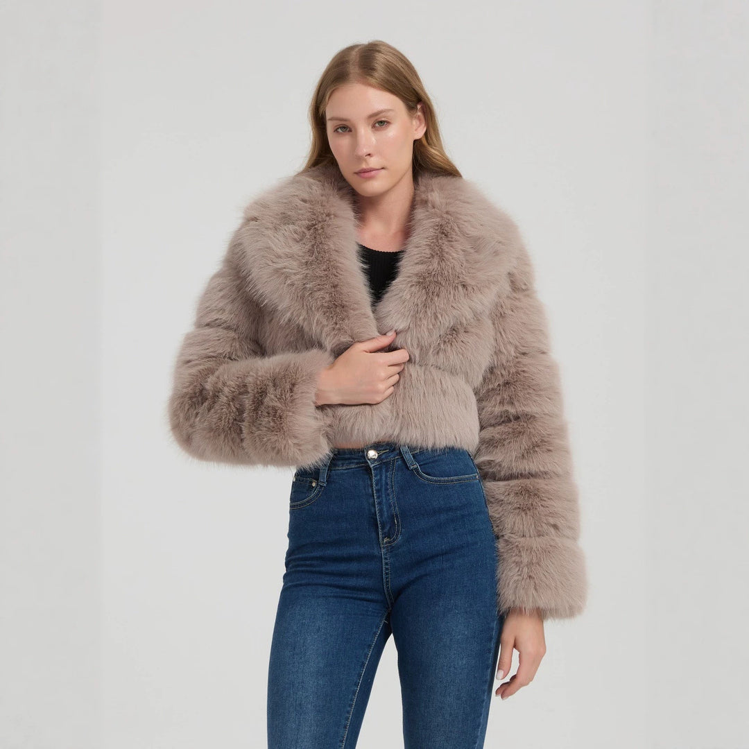 Ladies short-cut faux fur bolero jacket with voluminous shawl collar Mune Fashion