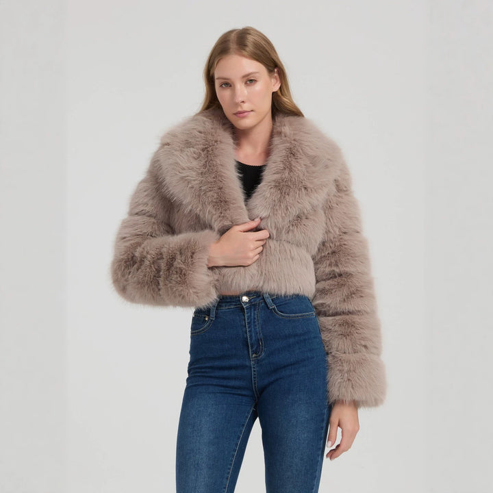 Ladies short-cut faux fur bolero jacket with voluminous shawl collar Mune Fashion