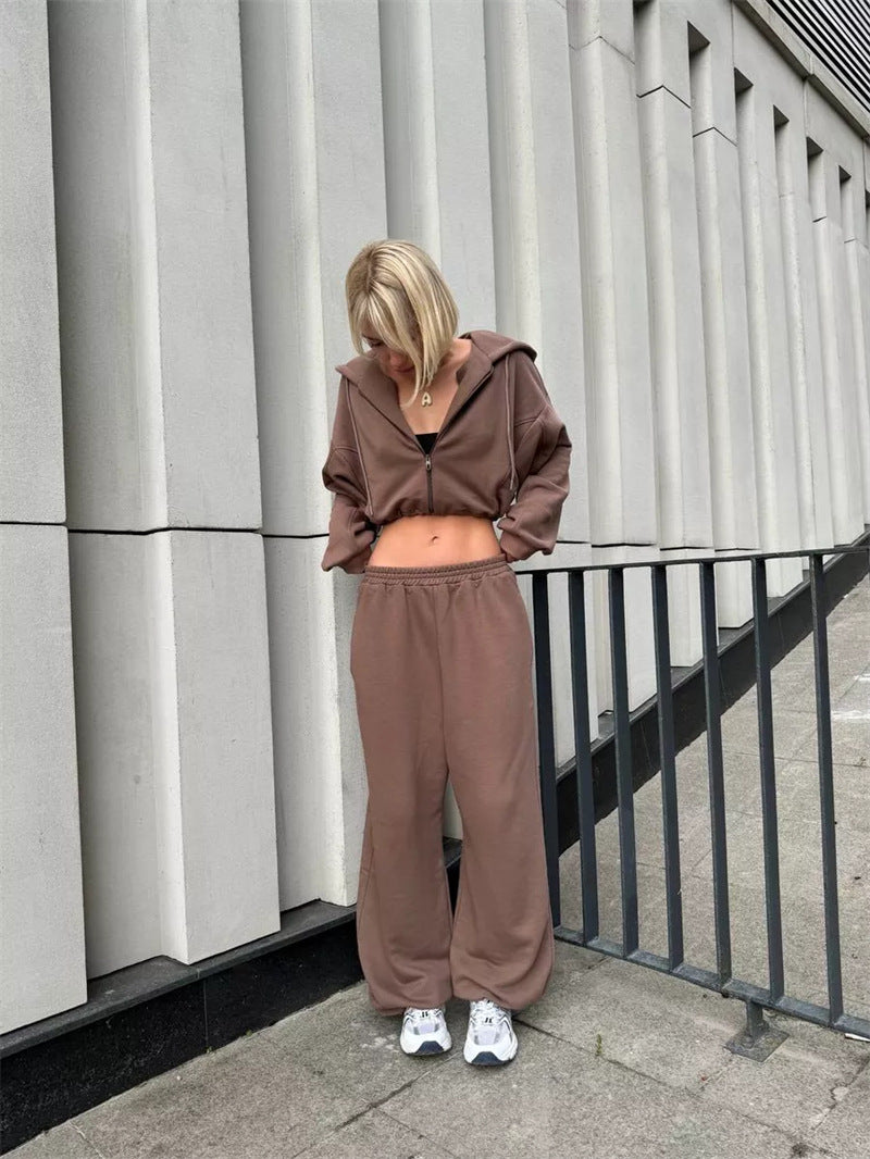 Women's short-cut zip hoodie and high-waist sweatpants lounge set with hood Mune Fashion