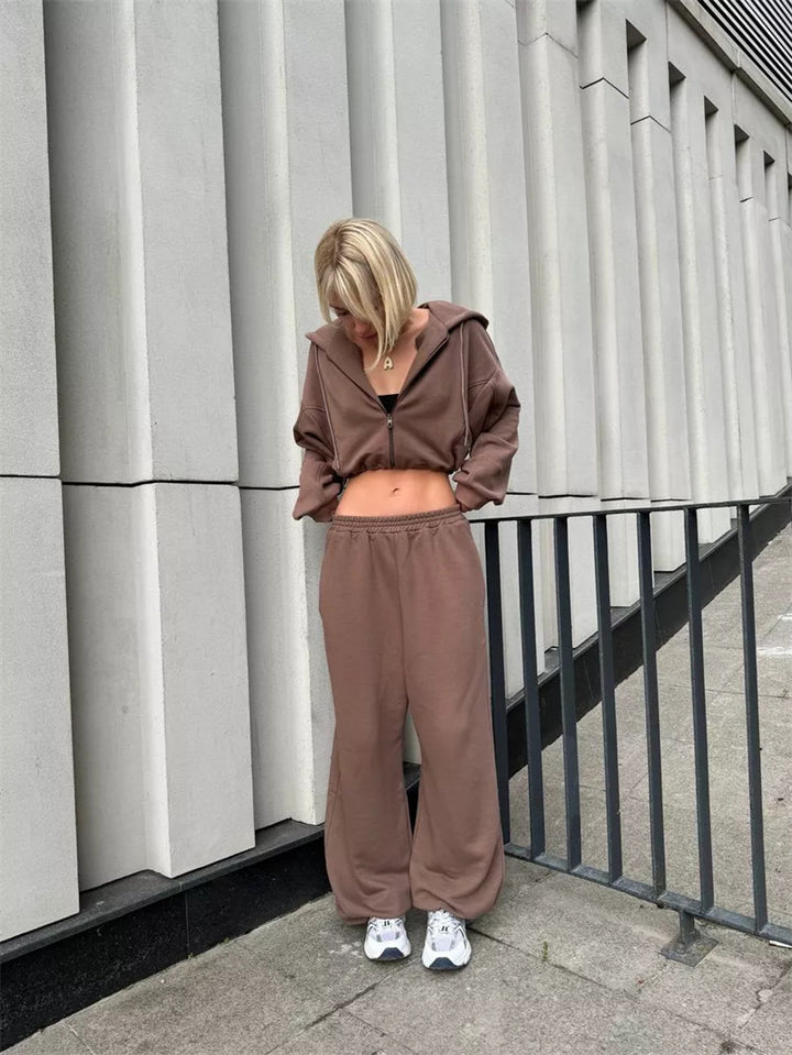 Women's short-cut zip hoodie and high-waist sweatpants lounge set with hood Mune Fashion