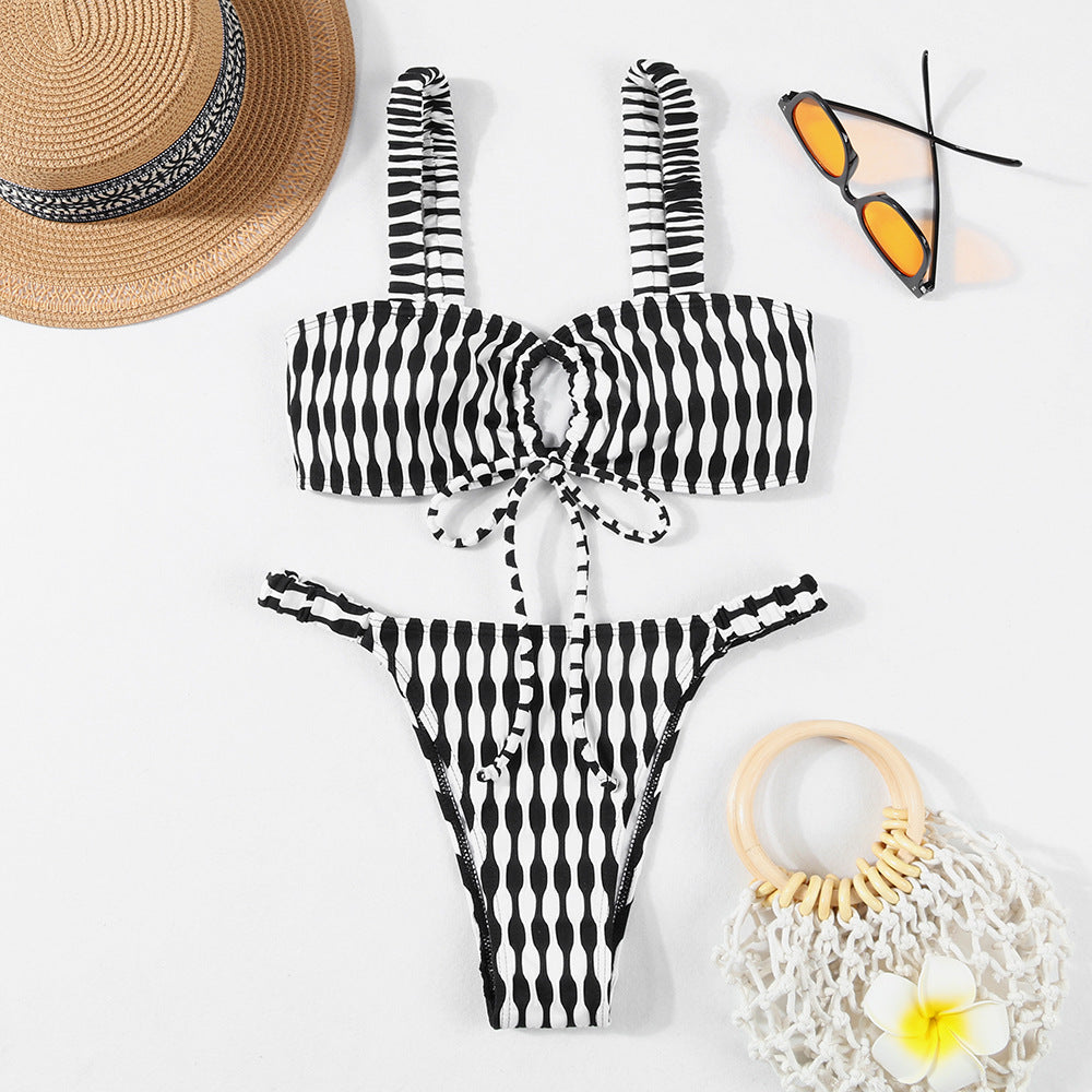 Ladies Bikini set with decorative lacing and trendy striped pattern Mune Fashion