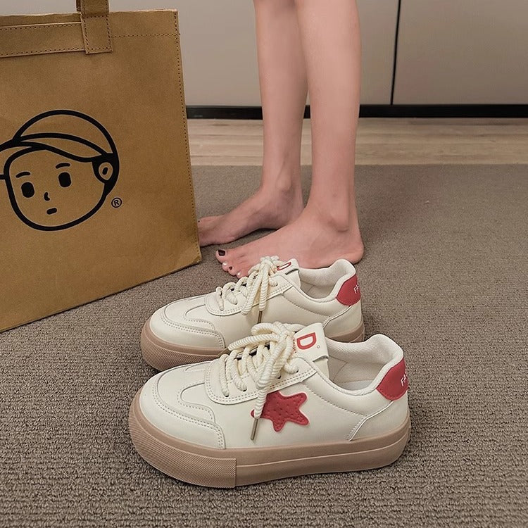 Women's Sporty Sneakers with Playful Star Applications and Comfortable Sole Mune Fashion
