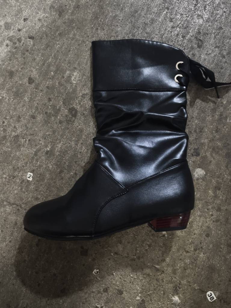 Women's knee-high boots with gathered shaft, satin bow, and low block heel Mune Fashion