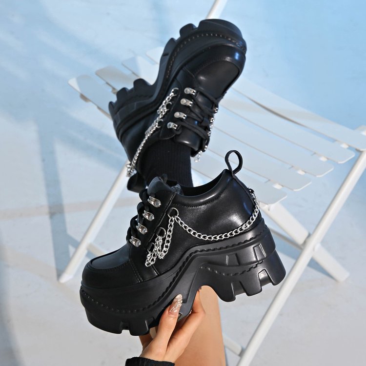 Women's Platform Chunky Sneaker with Metal Chains and Distinctive Profile Sole Mune Fashion