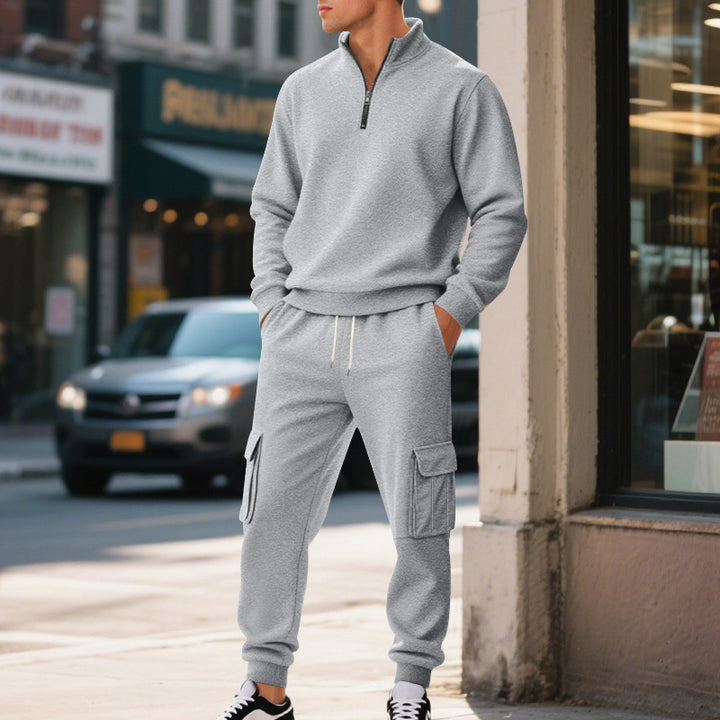 Men's cozy cargo style jogging pants made of fleece with drawstring and patch pockets Mune Fashion