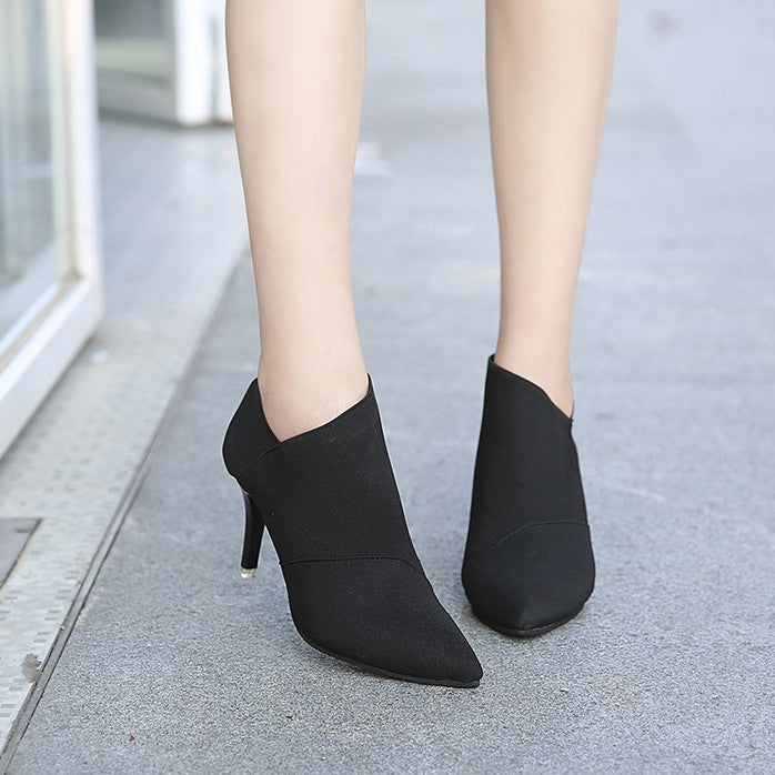 Ladies lace ankle boots with canvas upper and mid-high stiletto heel Mune Fashion