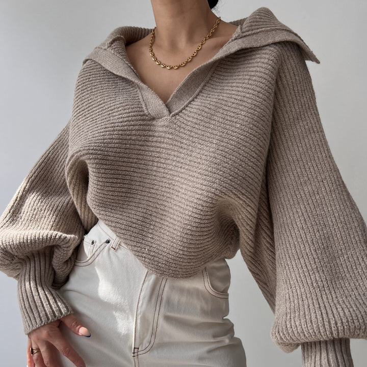 Women's chunky knit pullover with wide collar and V-neck Mune Fashion