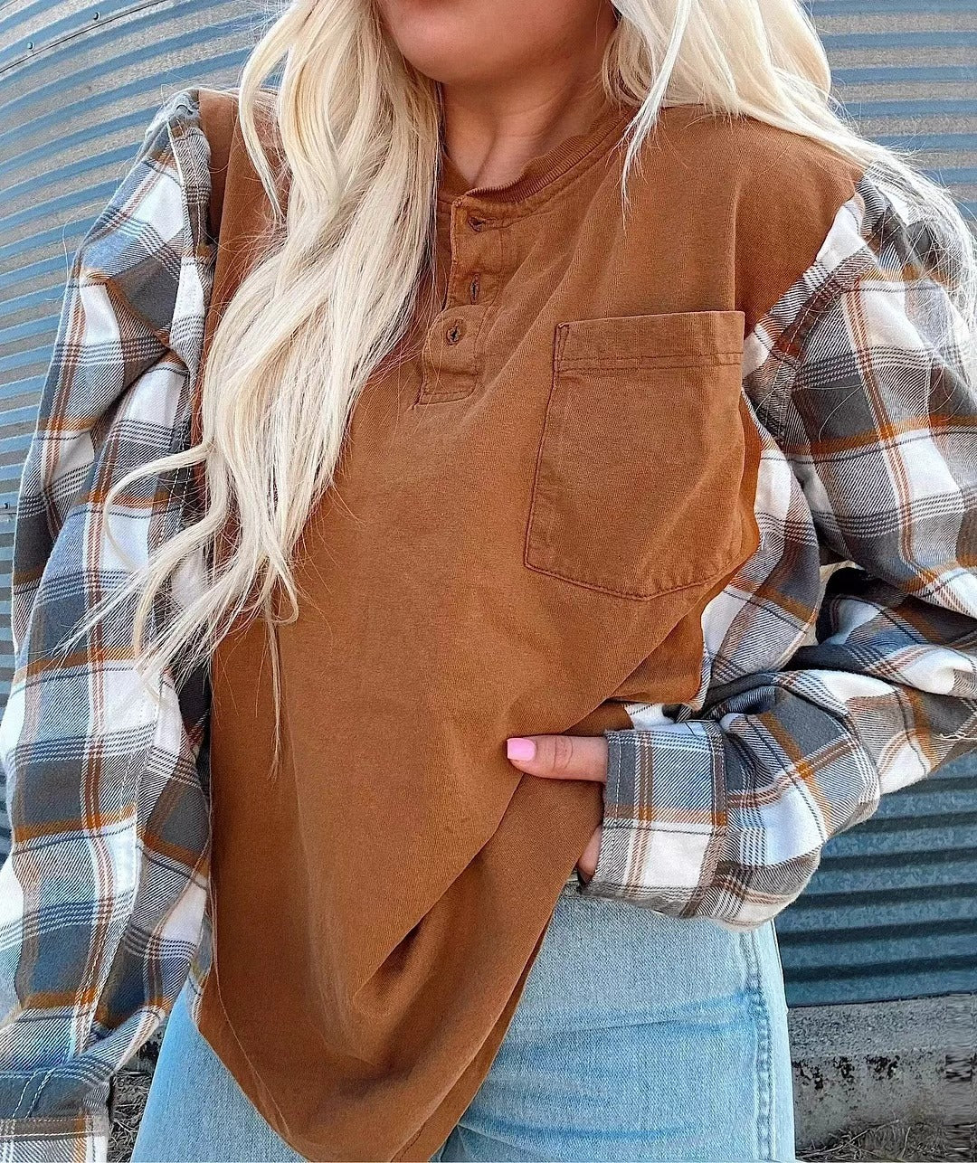 Women's nan further Henley pullover in layered look with checked sleeves and chest pocket Mune Fashion