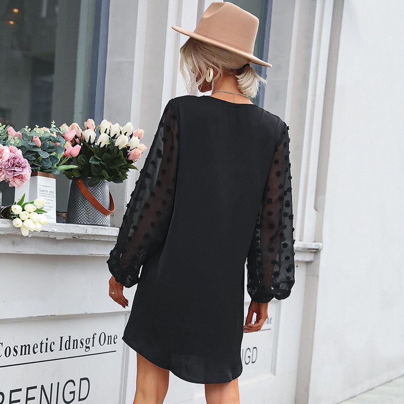 Women's chiffon mini dress with V-neck, transparent dotted sleeves and chain belt Mune Fashion