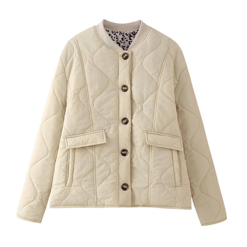 Women Padded Quilted Jacket in Boxy Cut with Round Neckline and Applied Pockets Mune Fashion