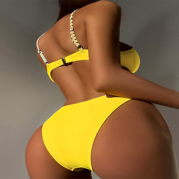 Ladies triangle bikini with floral design and elegant ring Mune Fashion