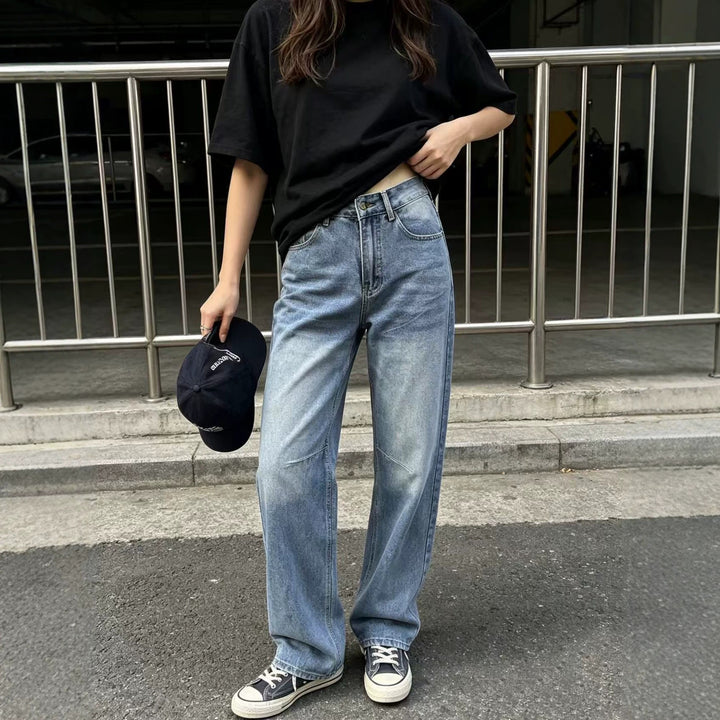 Ladies high-waisted wide jeans with straight leg, knee patches and classic five-pocket cut Mune Fashion