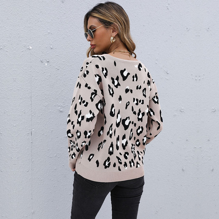 Women's Light Jacquard Knit Sweater with Animal Print and Ribbed Hem Mune Fashion