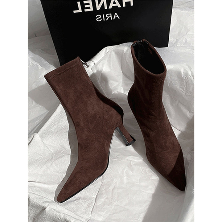 Women pointed toe ankle boots made of suede with sculpted heel and slim shaft Mune Fashion