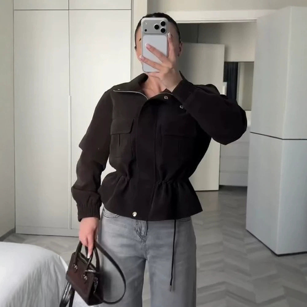 Women’s short jacket in utility style with waist drawstring and stand-up collar Mune Fashion