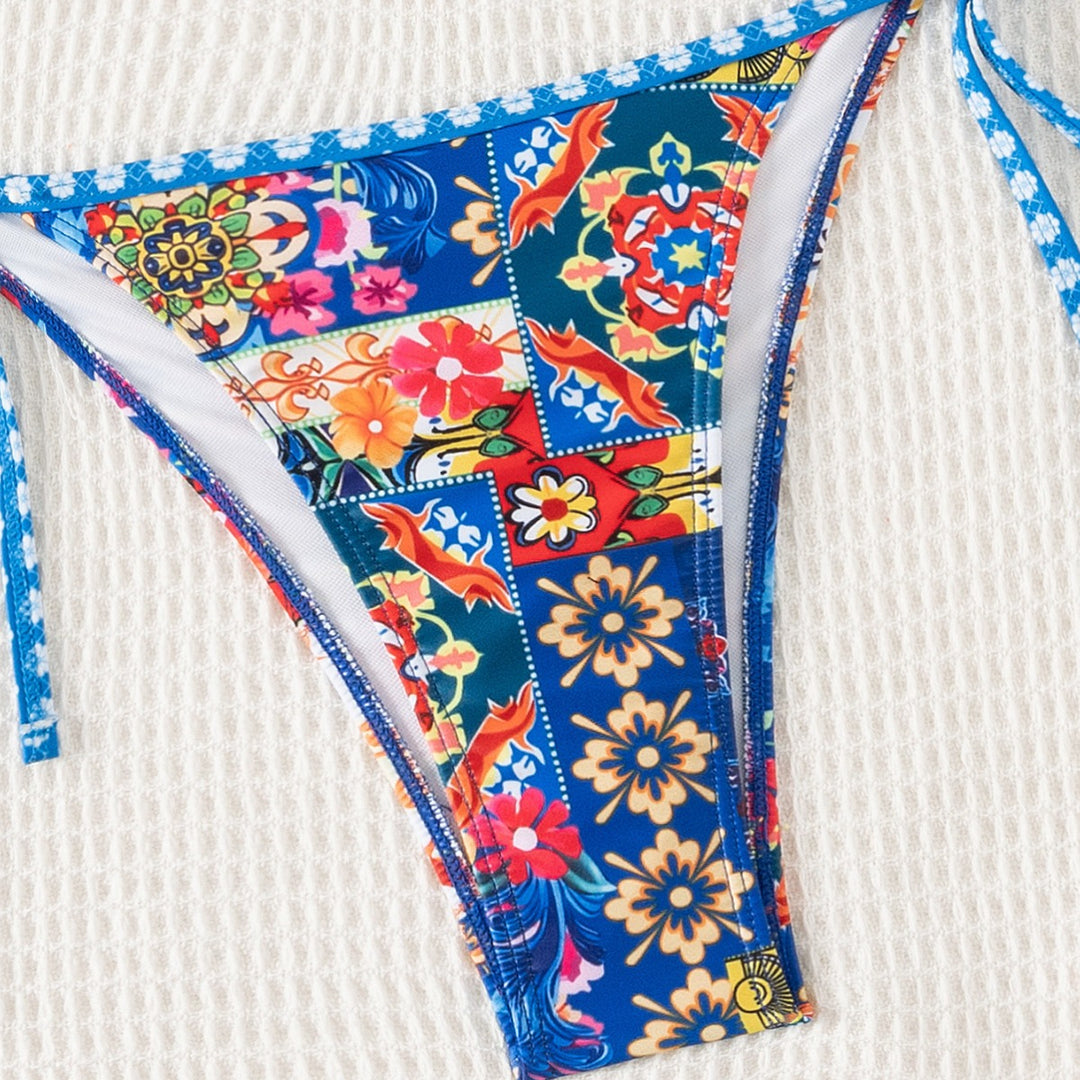 Women's triangle bikini with floral pattern and ruching Mune Fashion