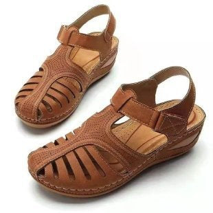 Women's Comfortable orthopedic sandal with closed toe area and adjustable Velcro closure Mune Fashion