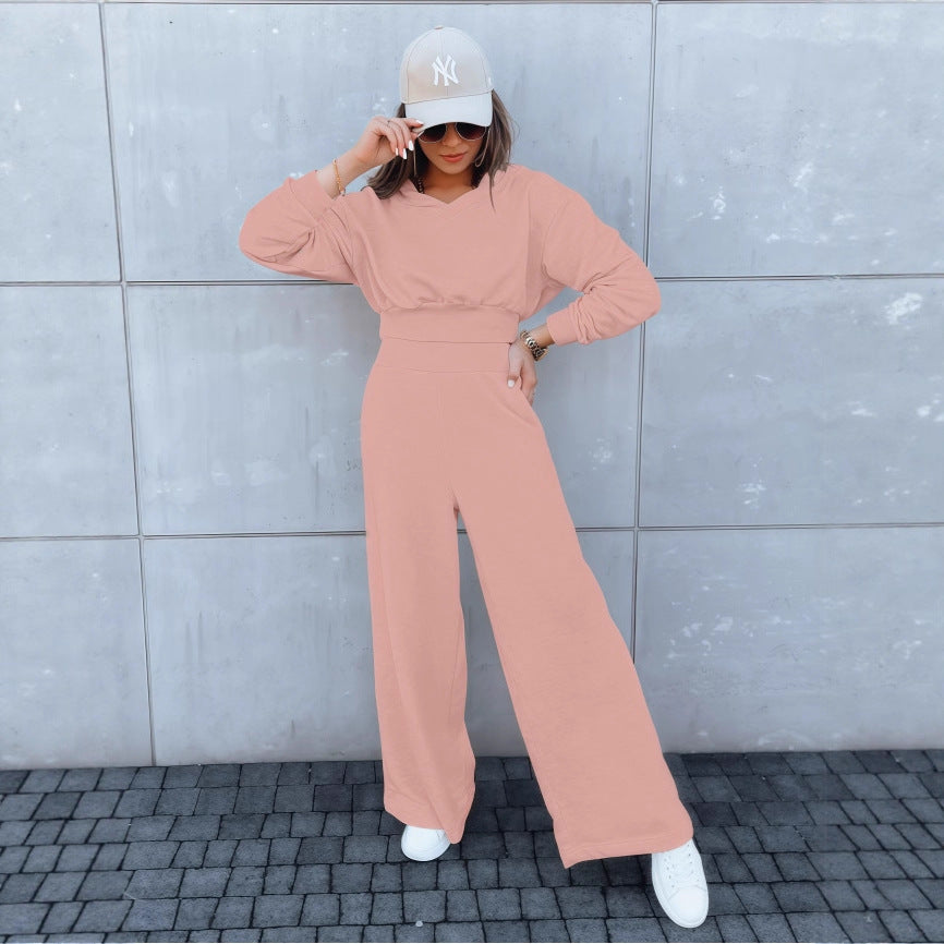 Women’s loungewear set with cropped v-neck sweater and high-waisted palazzo pants Mune Fashion