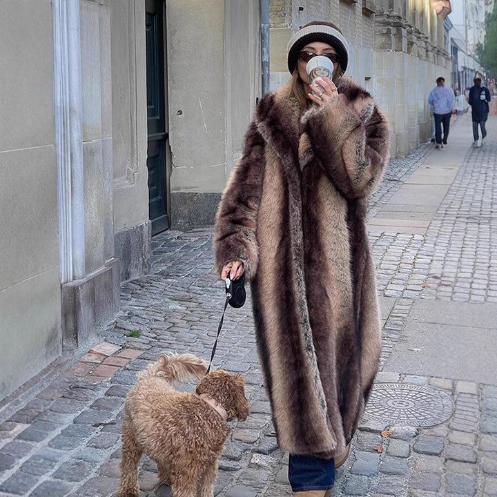 Ladies Maxilength Oversize Faux Fur Coat with Vintage Cut and Wide Lapel Collar Mune Fashion