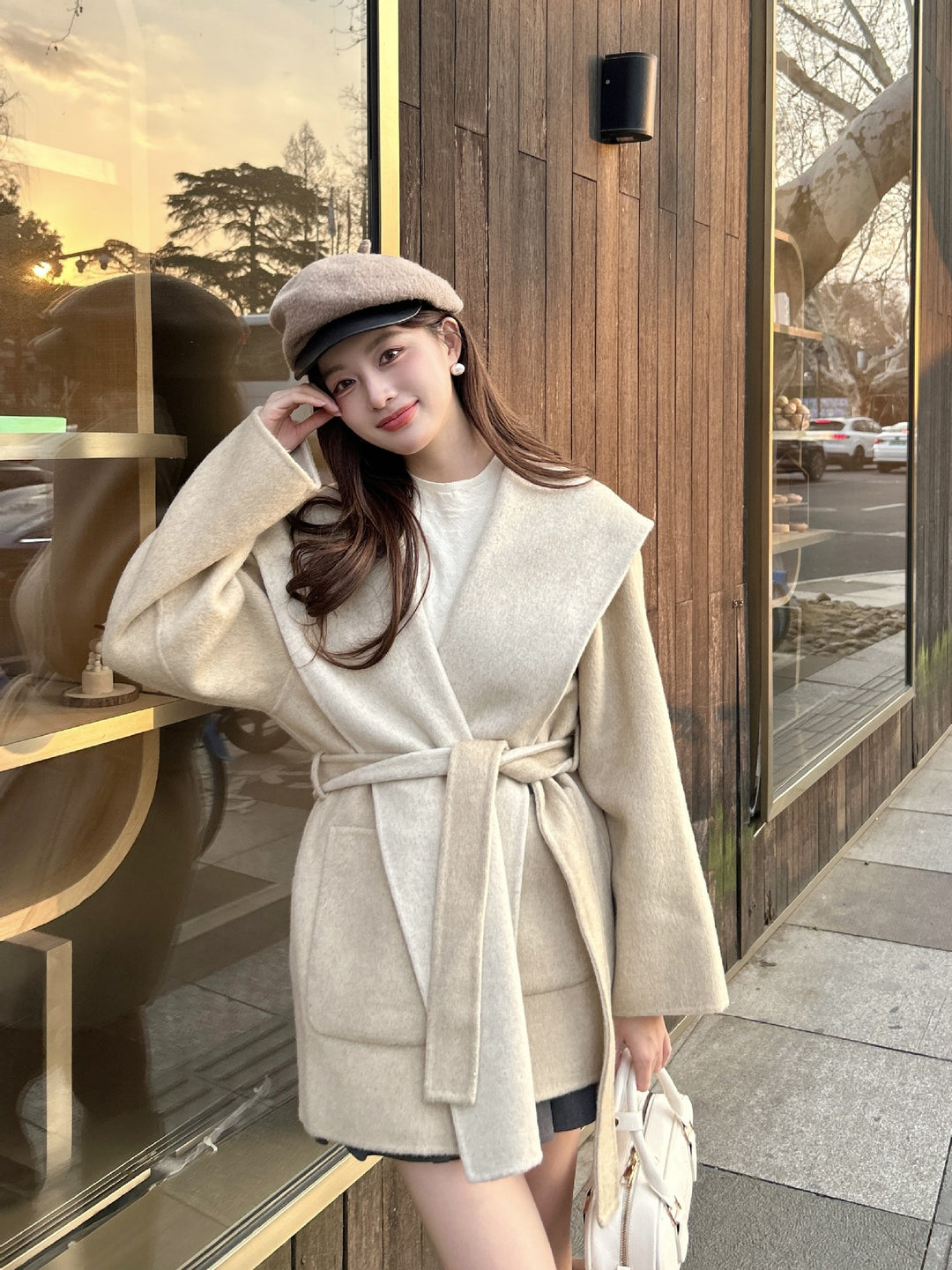 Women Short Wool Coat with Tie Belt and Oversized Shawl Collar Mune Fashion