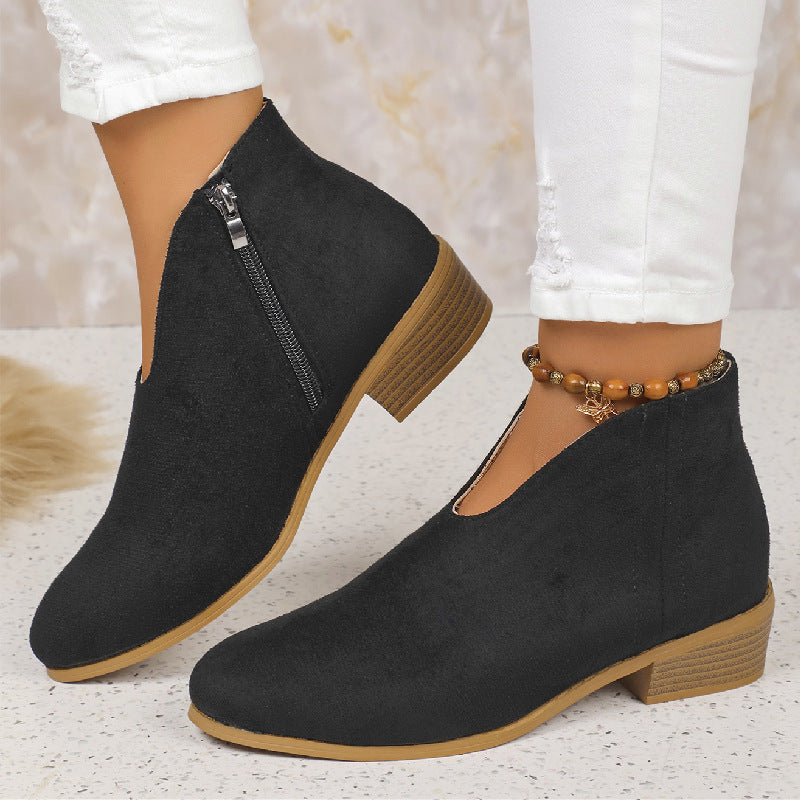Women's ankle-high ankle boots with V-neck, soft upper material, and lightweight wooden block heel Mune Fashion