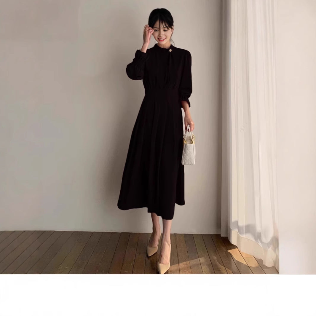 Women's midi dress with standing collar, bow panel and gathered waist Mune Fashion