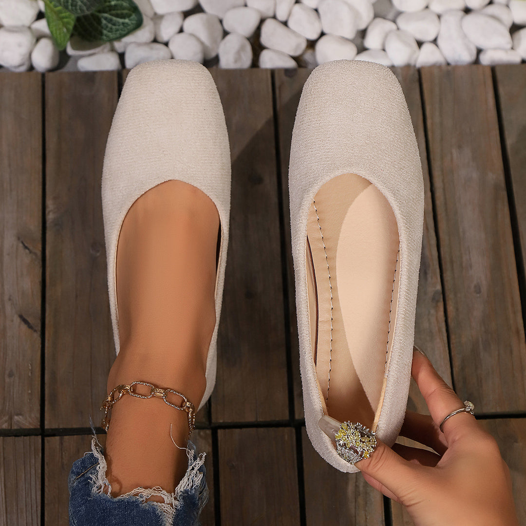 Women's elegant flat slip-on ballerinas with square toe, padded comfort insole, and suede look Mune Fashion